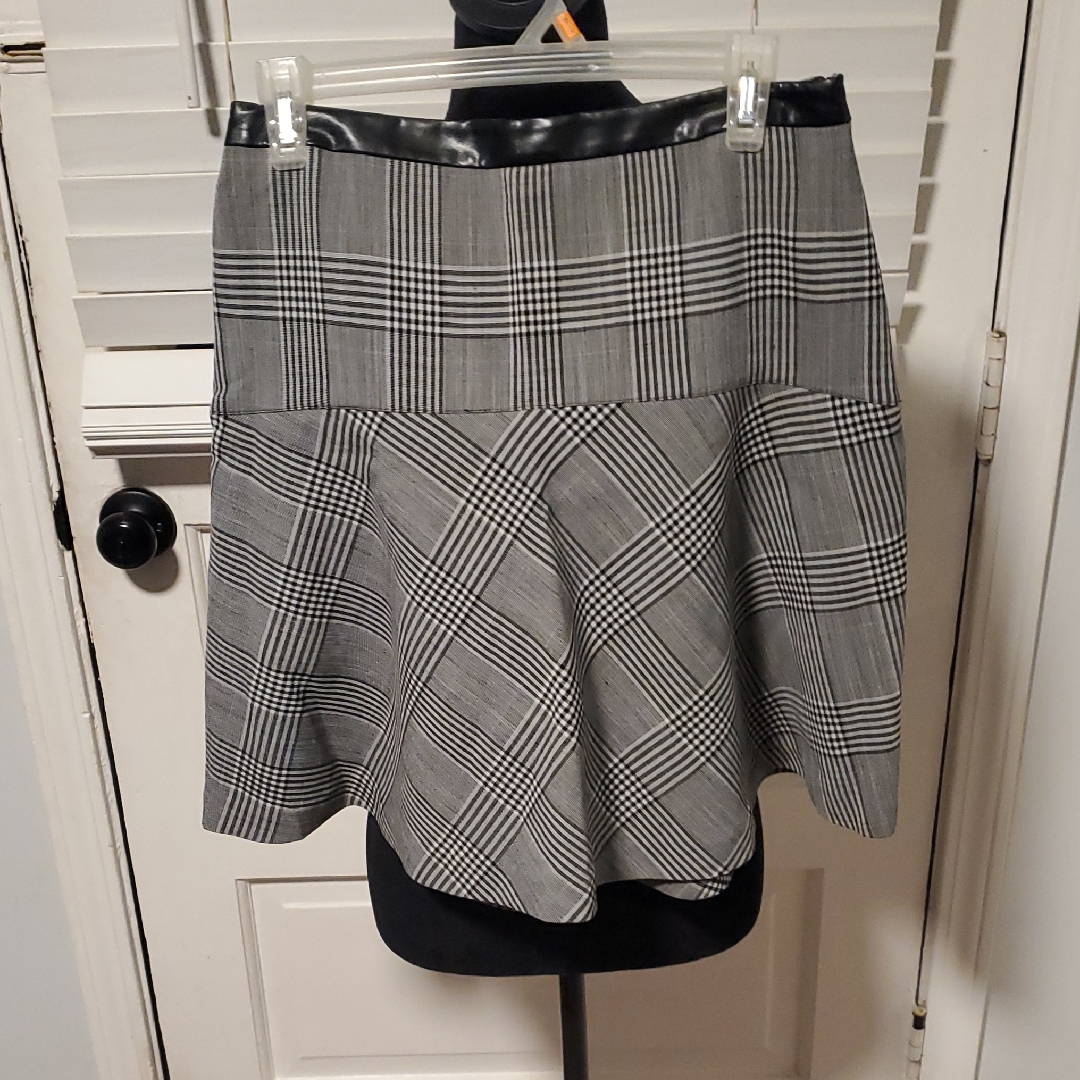 J. Mclaughlin Black And White Plaid A-Line Skirt